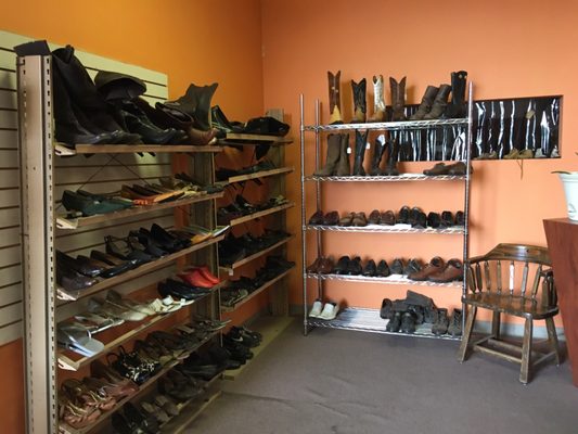 Sammie's Shoe Repair by null