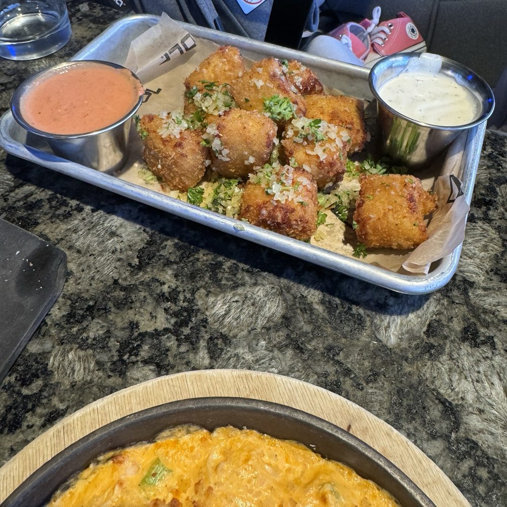 Topgolf - Macaroni and cheese bites - Golf Near Me - Independence, Ohio