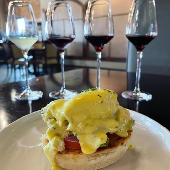 Hudson And Essex - Coastal eggs Benedict with wine samples - American Near Me - Mansfield, Ohio Hudson And Essex - Coastal eggs Benedict with wine samples - American Near Me - Mansfield, Ohio