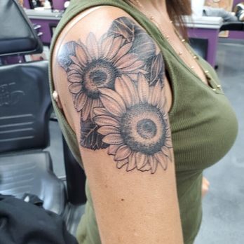 Monster Ink Tattoo & Piercing - Tattoo Near Me - Crystal Lake, Illinois