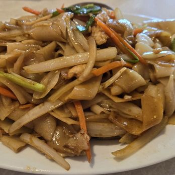Ju Fu Restaurant - Chicken chow fun - Chinese Near Me - Pacifica, California