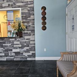 J Agustin Lacson, MD - Very nice reception room in a remodeled building!
