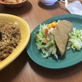 Sylvia's Mexican Restaurant - Mexican Near Me - Stockdale, Texas