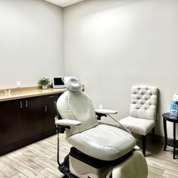 Wisdoms Oral Surgery - Consultation Room