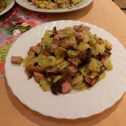 Moßhammer & Partner - Leberkäse and potatoes.