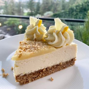 OMG CheeseCakes - Lemon slice cheesecake - Custom Cakes Near Me OMG CheeseCakes - Lemon slice cheesecake - Custom Cakes Near Me
