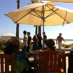Cabana Bar - Relax by the beach and have a drink