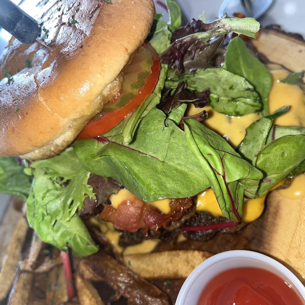 REDDS - Astros Ball Park Burger - American Near Me - Houston, Texas