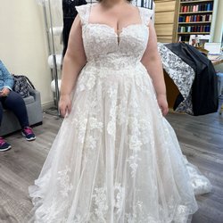 Della Curva - Plus-Size Bridal Salon
