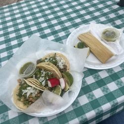 Fiesta Habanero - 3 tacos: 2 carne asada, 1 pollo 1 tamale: chicken & green salsa