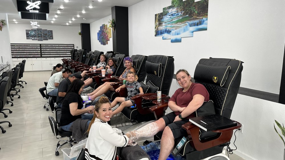 BLOOM NAIL BAR Updated October 2024 25 Photos 11430 Quaker Ave