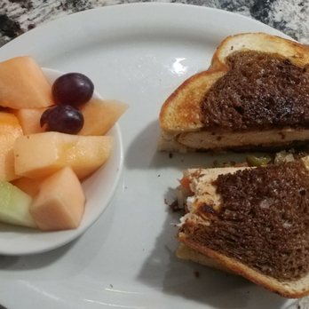 Jonny Cakes Cafe - Pino chichen sandwich - Breakfast & Brunch Near Me - Troy, Michigan