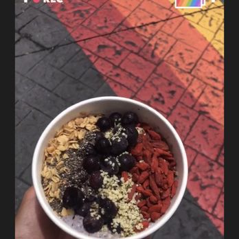 The Smoothie Room - B6 bowl with açaí - Juice Bars & Smoothies Near Me - Orlando, Florida
