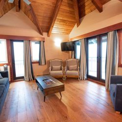 Painter's Lodge - Guest room