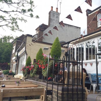 Bell & Crown - Pubs Near Me - London, XGL Bell & Crown - Pubs Near Me - London, XGL