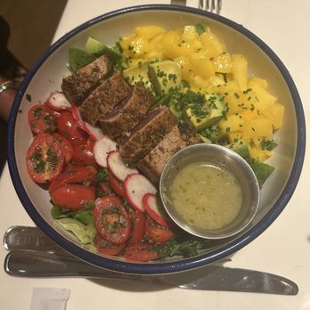 Hudson House - Montauk Tuna Salad - Cocktail Bars Near Me - Houston, Texas