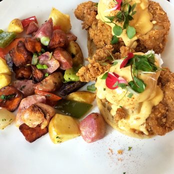 Lapisara Eatery - Fried chicken Benedict - Breakfast & Brunch Near Me - San Francisco, California Lapisara Eatery - Fried chicken Benedict - Breakfast & Brunch Near Me - San Francisco, California