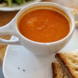 Tomato basil soup