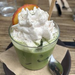Single O Surry Hills - Matcha late with peach cream