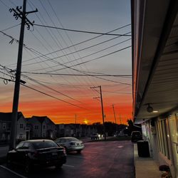 Aldus Jackson Salon & Spa - Front of the Salon as the sun sets