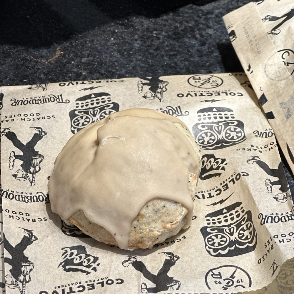 Colectivo Coffee Evanston - Lavender lemon scone - Coffee & Tea Near Me - Evanston, Illinois