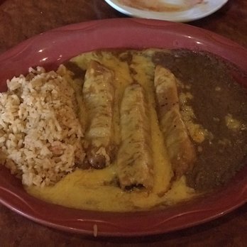 Margarita's - L-10 3 tamales with beans and rice comes with a guacamole salad. Lunch is Monday through Saturday until 4pm. - Mexican Near Me - Conroe, Texas