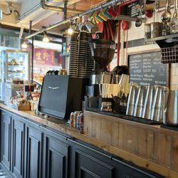 Winstons Coffee - Inside