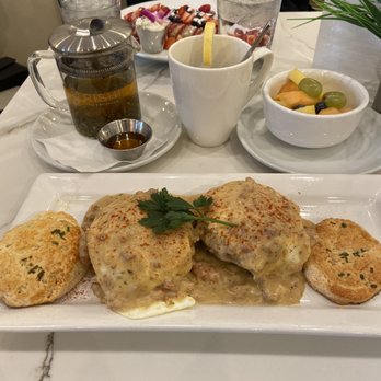 SweetDiner - Biscuits and Gravy - Diners Near Me - Milwaukee, Wisconsin SweetDiner - Biscuits and Gravy - Diners Near Me - Milwaukee, Wisconsin
