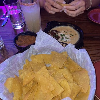 Central Mesa - Chips, salsa, queso, pineapple marg! - American Near Me - Tuscaloosa, Alabama