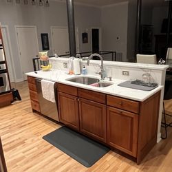 Granite Design of Midwest - New quartz top