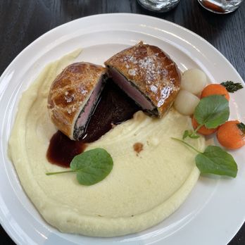 Gordon Ramsay Hell's Kitchen - Beef Wellington - Desserts Near Me - Washington, DC, District of Columbia
