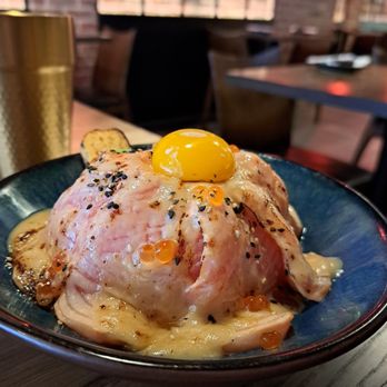 I8Yokocho - Yokocho Salmon Volcano - Sushi Bars Near Me - Toronto, Ontario
