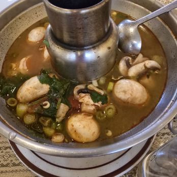 Galanga Thai Restaurant - Thai Near Me - Santa Barbara, California