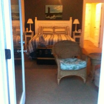 Waterfront Inn - A room on the bottom floor the most expensive one they offer. - Hotels Near Me - Gig Harbor, Washington