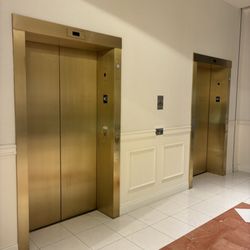 Von Maur - Lovely Gold Schindler HT 330A elevators, Von Maur Riverchase Galleria
