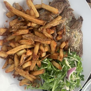Hunter's Head Tavern - Steak Frites - New American Near Me - Upperville, Virginia