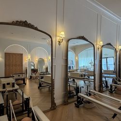 Figue Madera - Reformer Machines / Interior of Studio