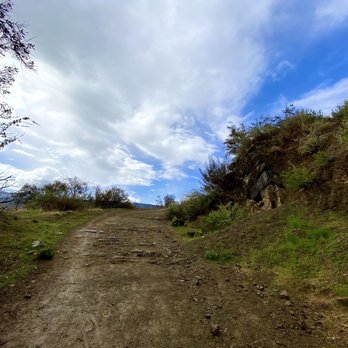 Shelf Road Trail - Views from the trail - Hiking Near Me - Ojai, California