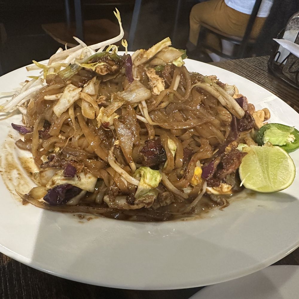 An Vi - Beef pad Thai (medium spicy). Amazing! - Vietnamese Near Me - Casselberry, Florida An Vi - Beef pad Thai (medium spicy). Amazing! - Vietnamese Near Me - Casselberry, Florida