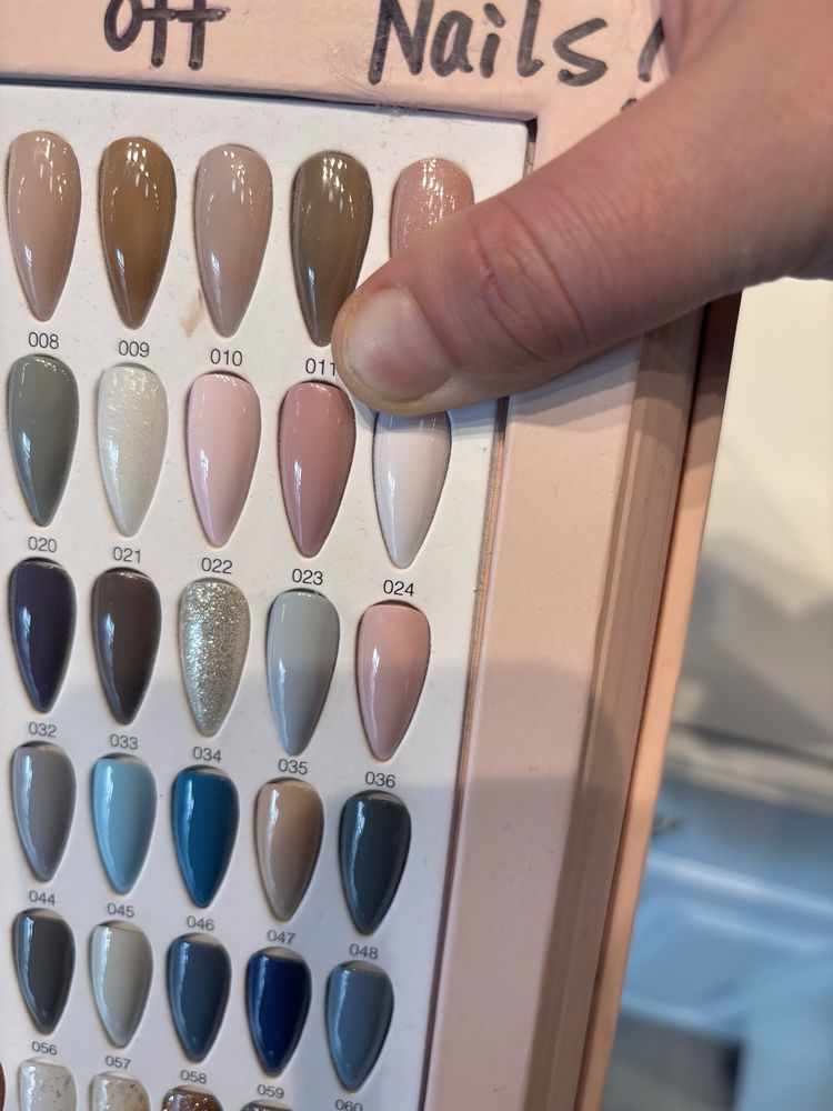 Sisters' Nails and Spa Logo