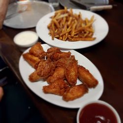 Mama Romano's - Kissimmee - Wings and Fries