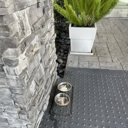 Holiday Inn Express & Suites Paso Robles - Water bowl for your pets