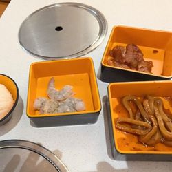 One Pot - Garlic shrimp, calamari and fish