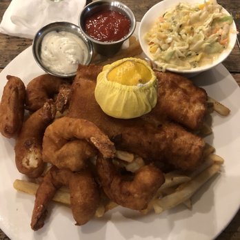 Skipper's Dockside - Key largo platter - Seafood Near Me - Key Largo, Florida Skipper's Dockside - Key largo platter - Seafood Near Me - Key Largo, Florida