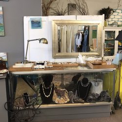 Be Boutique & Botanicals - Jewelry display