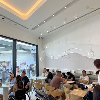 Mango Mango Dessert - Inside - Juice Bars & Smoothies Near Me - Honolulu, Hawaii