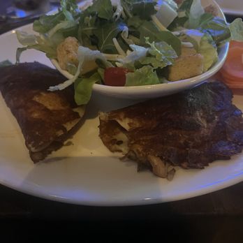 Yard House - Vampire Carnitas - New American Near Me - Boston, Massachusetts