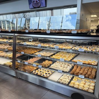 Oakmont Bakery - Bakeries Near Me - Oakmont, Pennsylvania