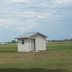 Pecan Lakes Golf Club - A bathroom??? But is an outhouse... disgusting!