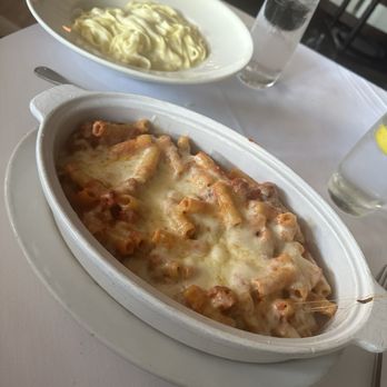 Rosebud on Rush - Baked rigatoni and B - Fettuccine Alfredo - Italian Near Me - Chicago, Illinois